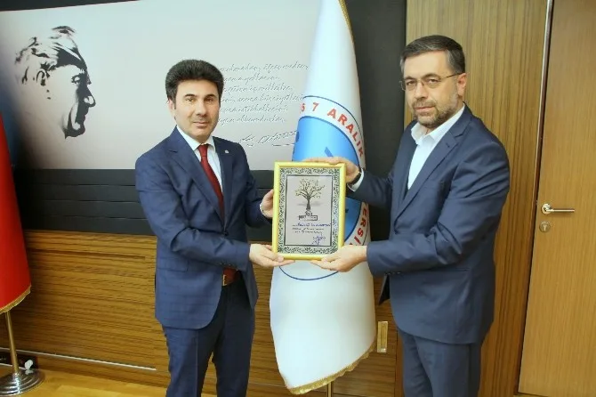 Bülbülzade Vakfından Rektör Prof. Dr. Karacoşkuna Hayırlı Olsun Ziyareti