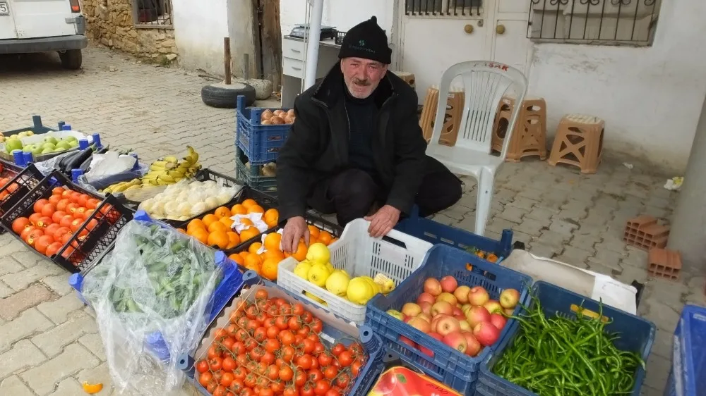 Burhaniyede Manav Ayağa Geldi