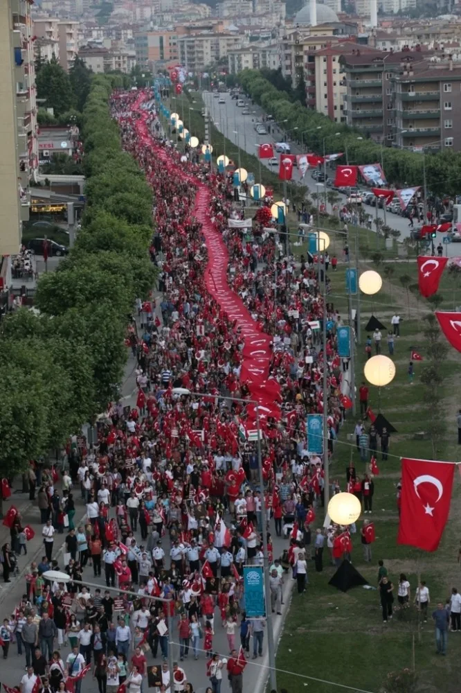 Bursa 23 Nisanda Ulusal Egemenlik İçin Yürüyor