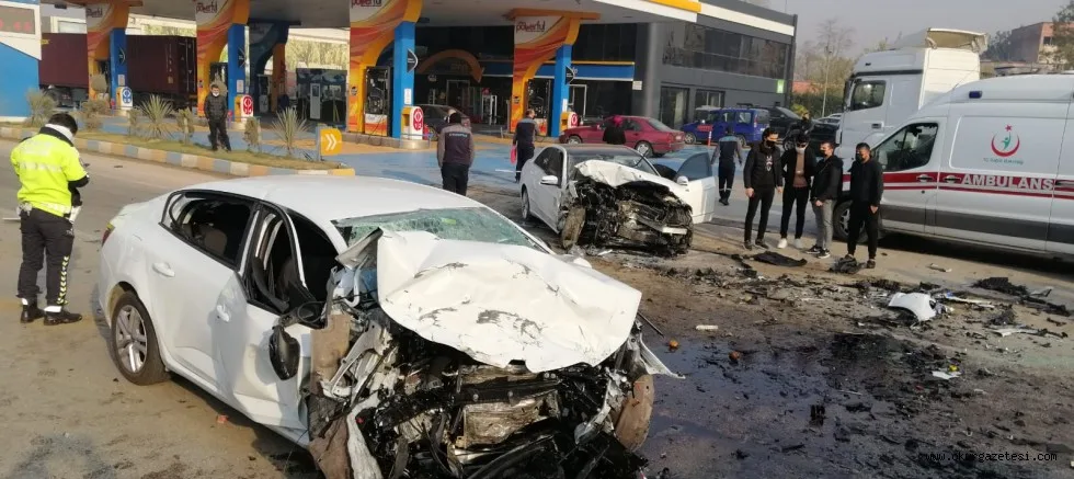 Bursa Ankara Karayolu Kalburt mevkisinde kaza, 2 kişi hayatını kaybetti.