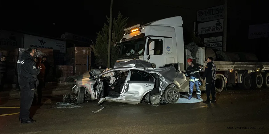 Bursa'da tırla çarpışan otomobilin sürücüsü öldü