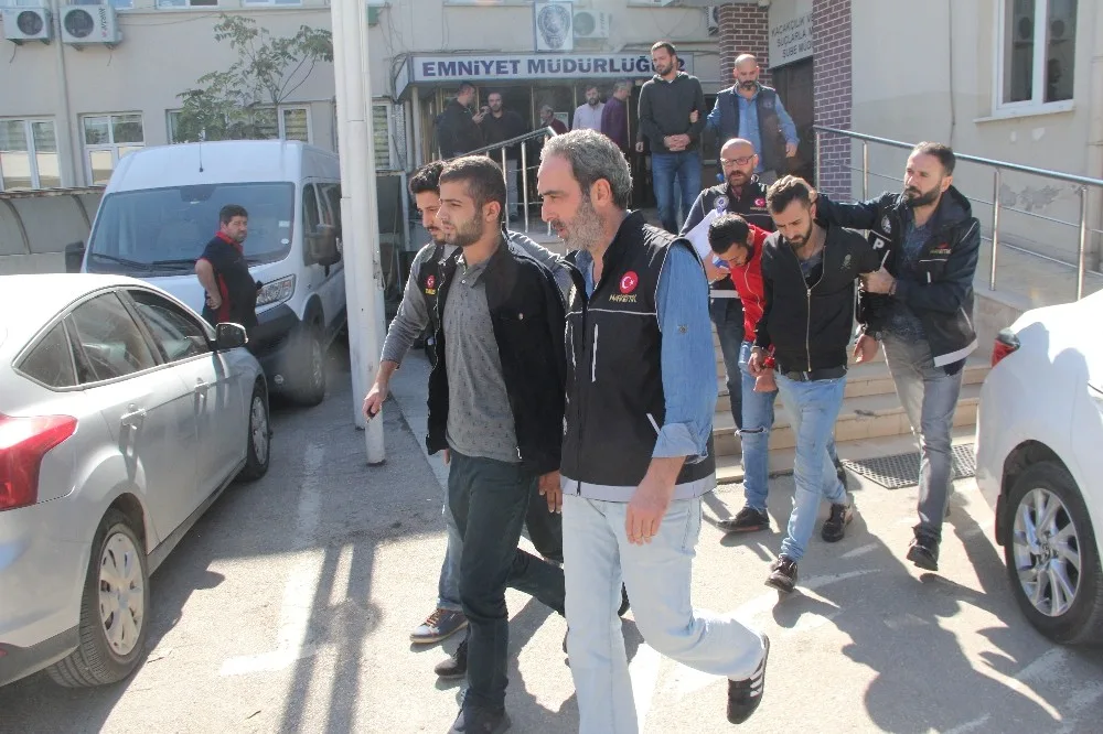 Bursa Merkezli Eş Zamanlı Uyuşturucu Operasyonunda 10 Kişi Yakalandı