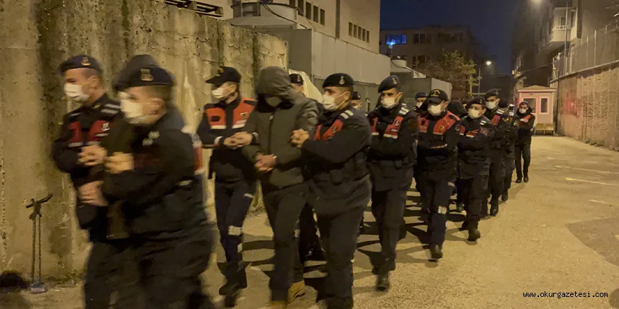 Bursa merkezli sahte içki operasyonunda yakalanan 14 şüpheli adliyeye sevk edildi