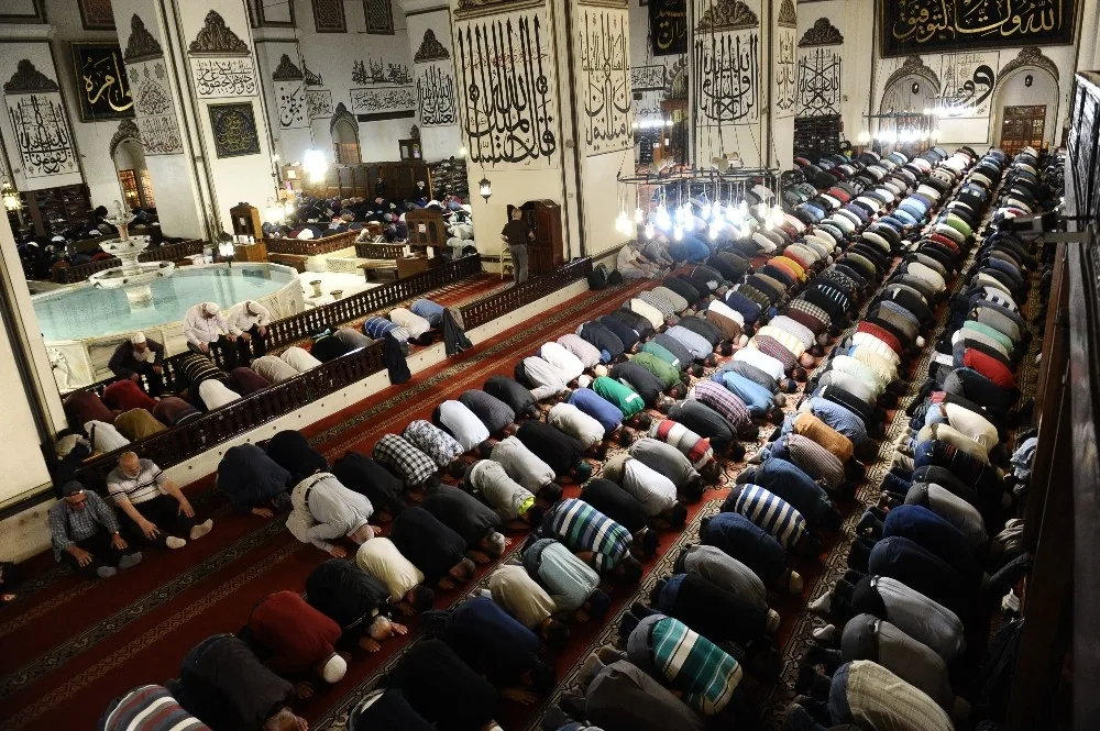 Bursa Ulu Camiide İlk Teravih Namazı