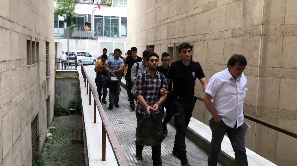 Bursada 6 Eski İnfaz Memuru Adliyeye Sevk Edildi