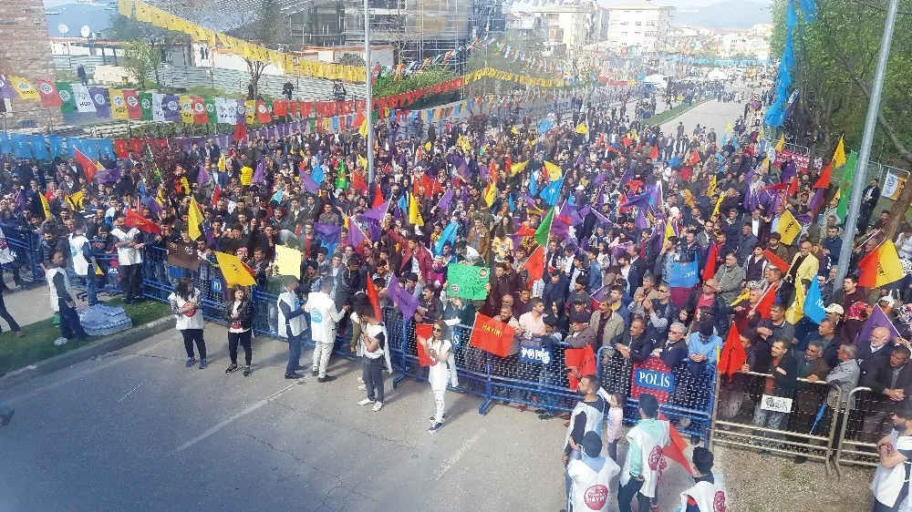 Bursada Az Katılımlı Hdp Mitinginde Dikkat Çeken Güvenlik Önlemi