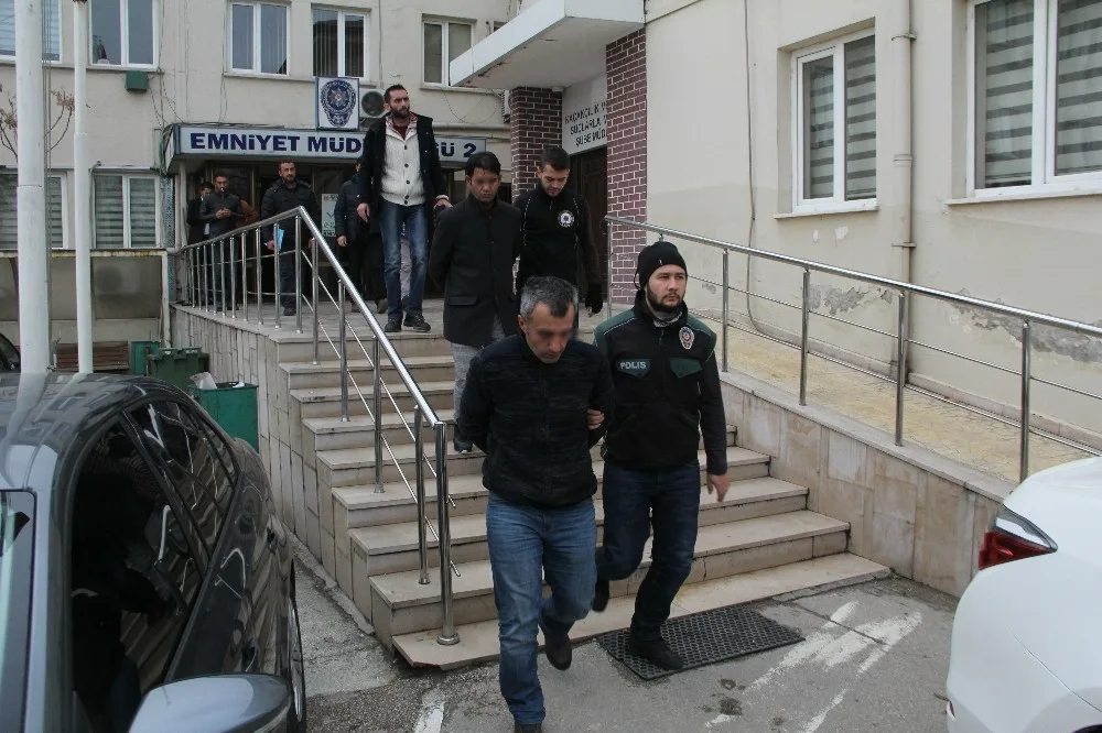 Bursada Bin 500 Kişiyi Zehirleyecek Uyuşturucu Tacirleri İşte Böyle Yakalandı
