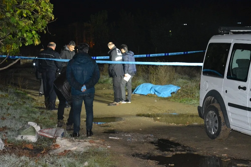 Bursada Boğazı Kesilerek Öldürülmüş Erkek Cesedi Bulundu