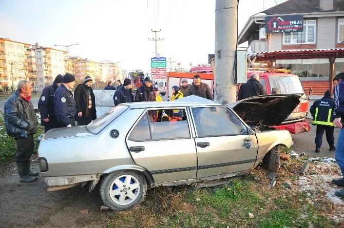 Bursada Direğe Çarpan Otomobilde Can Pazarı