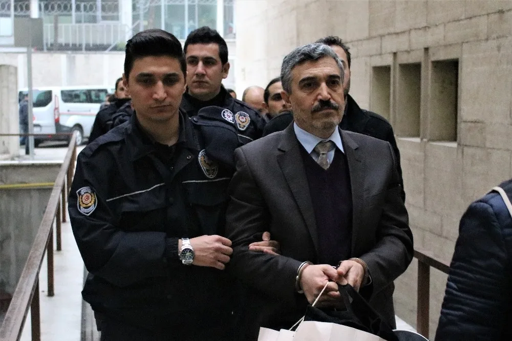 Bursada Fetö Operasyonunda Gözaltına Alınan 8 Akademisyen Adliyeye Sevk Edildi