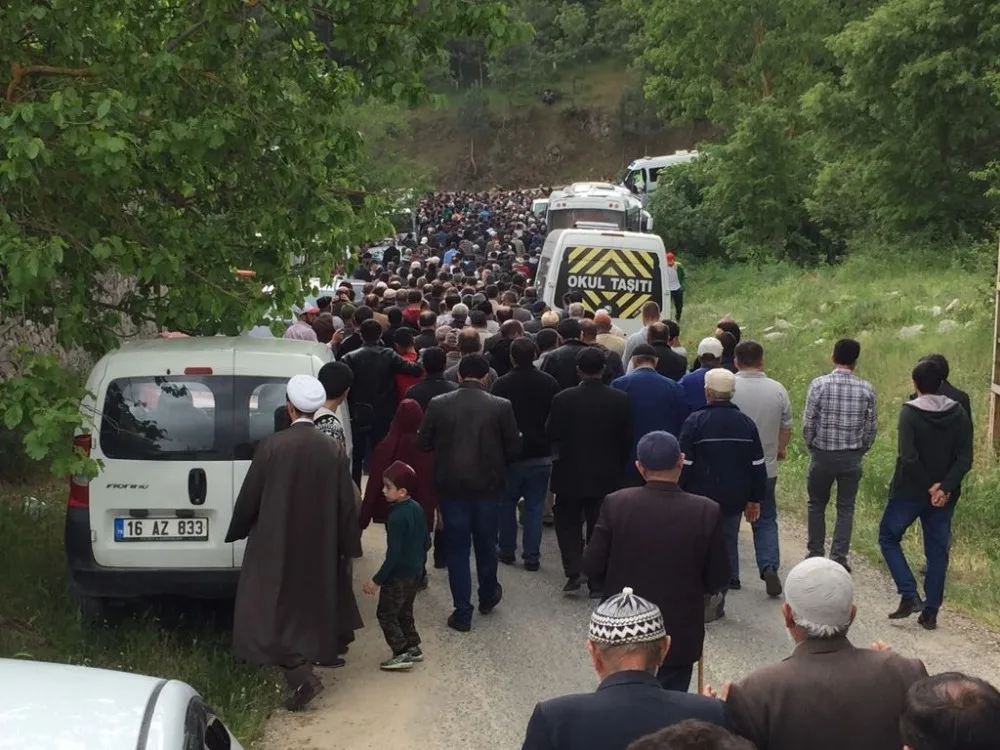 Bursada Kazada Hayatını Kaybeden 3 Kişi Toprağa Verildi