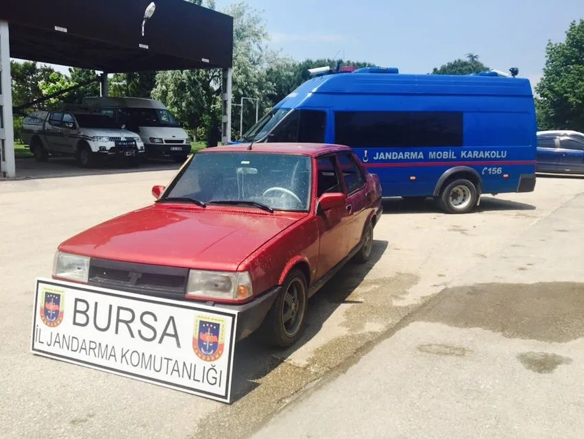 Bursada Otomobil Hırsızlığı Ve Kundaklama Şüphelileri Yakalandı