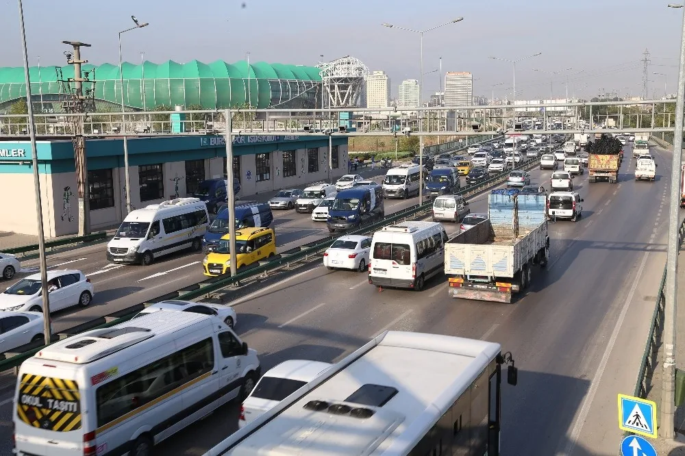 Bursada Trafiğin Kâbusu Kamyonlar