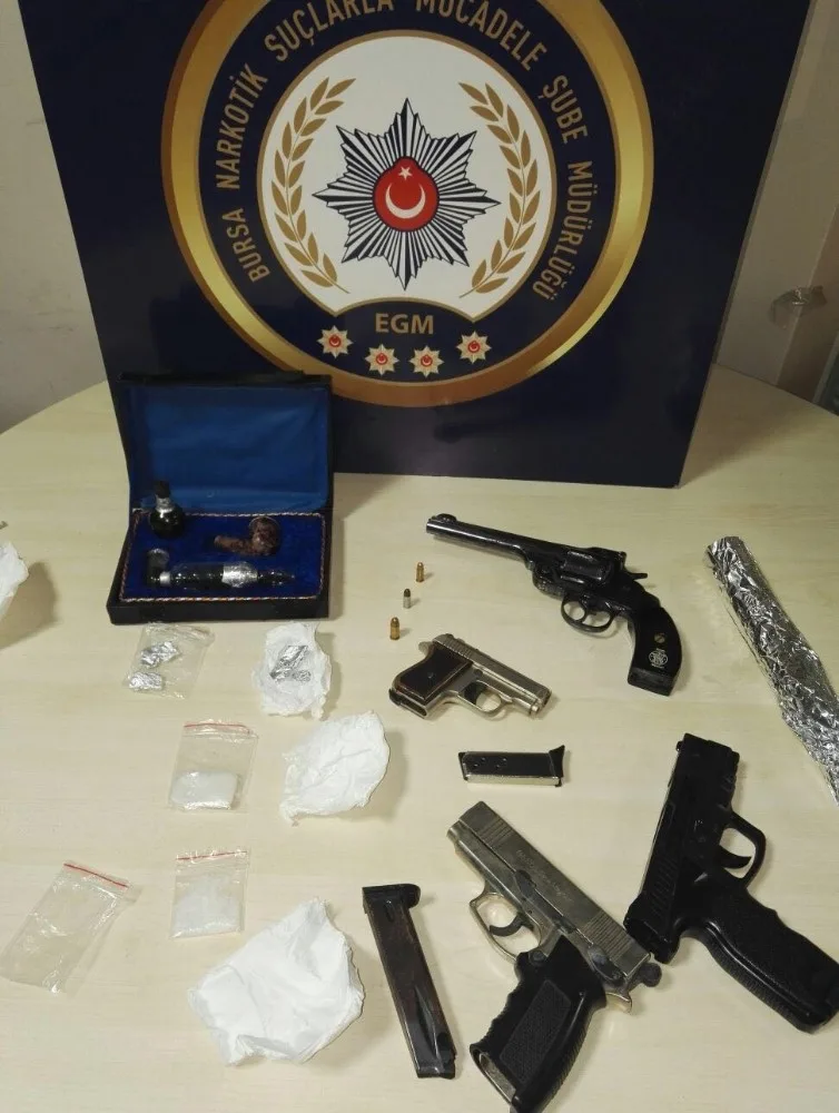 Bursada Uyuşturucu Baskınında 5 Gözaltı