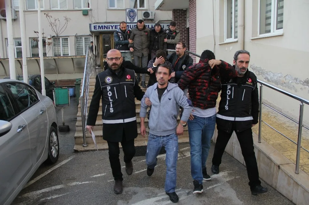 Bursada Uyuşturucu Operasyonu: 17 Gözaltı