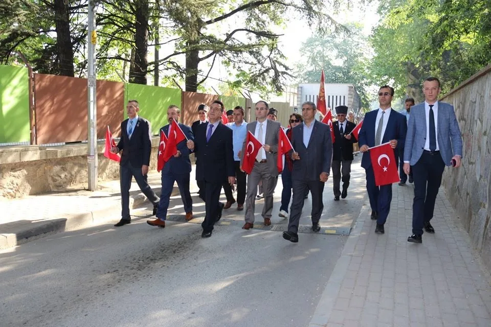 Bursalı Gençler 57. Alaya Vefa İçin Yürüdü
