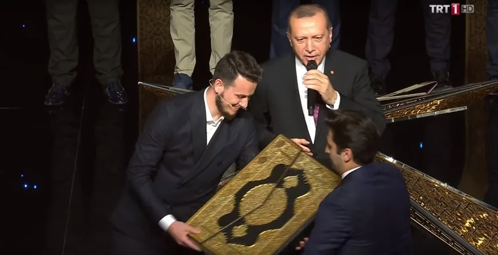 Bursalı Hafız Yarışmada 3. Oldu, Ödülünü Cumhurbaşkanından Aldı