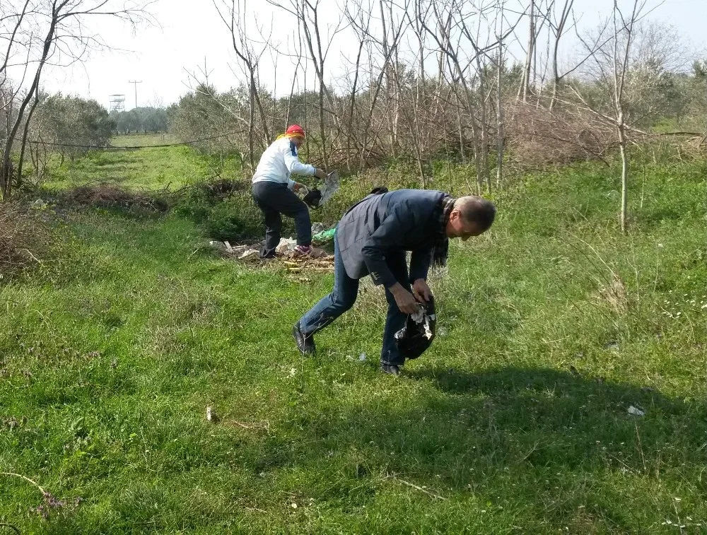Bursalı İş Adamları Çevre İçin 3 Konteynır Çöp Topladı