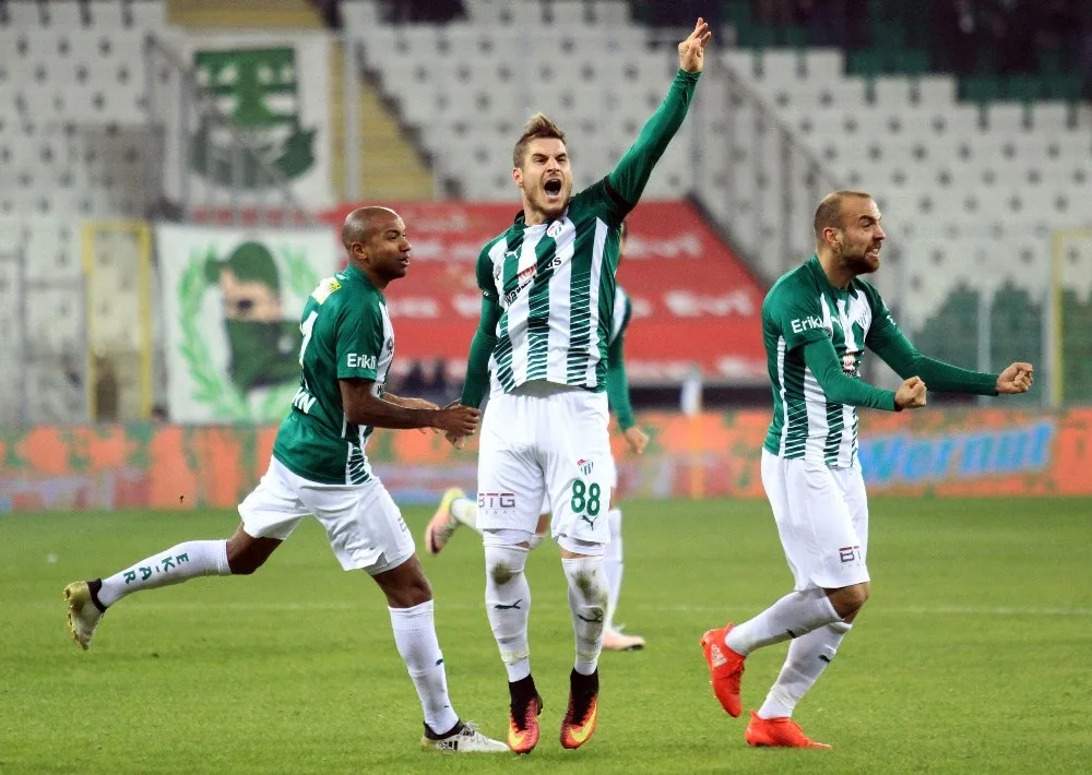 Bursasporda Deniz Yılmaz Affedildi