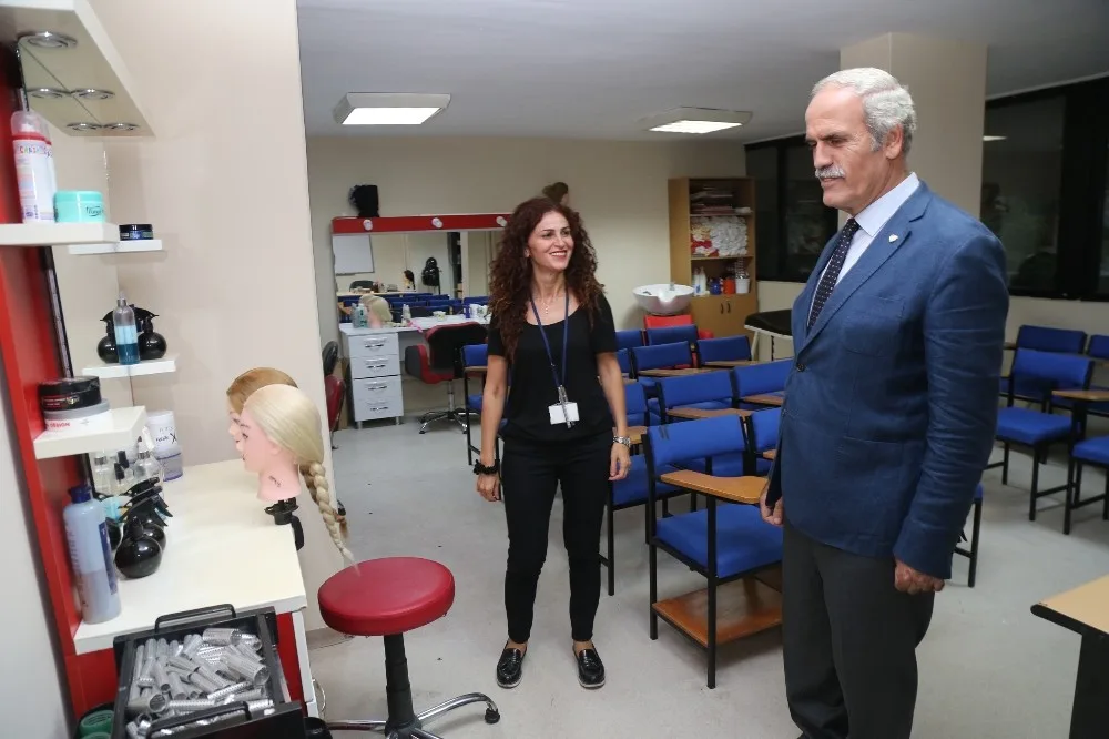 Büyükşehirden Gençlere Eğitim Desteği