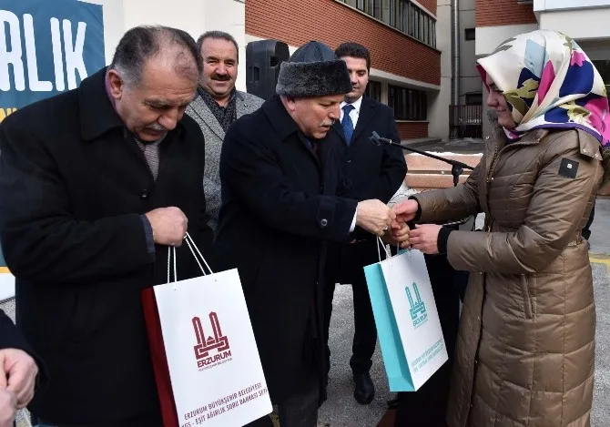Büyükşehirden Liseli Gençlere Eğitim Yardımı