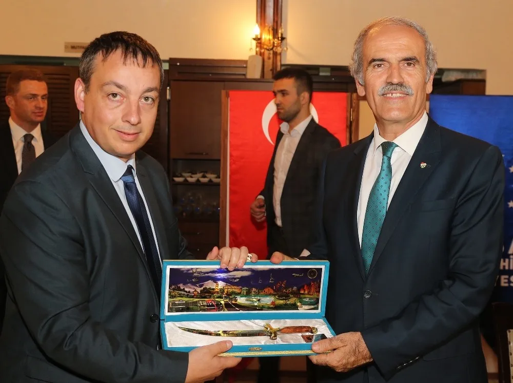 Büyükşehire Tarih Başkenti Kardeş