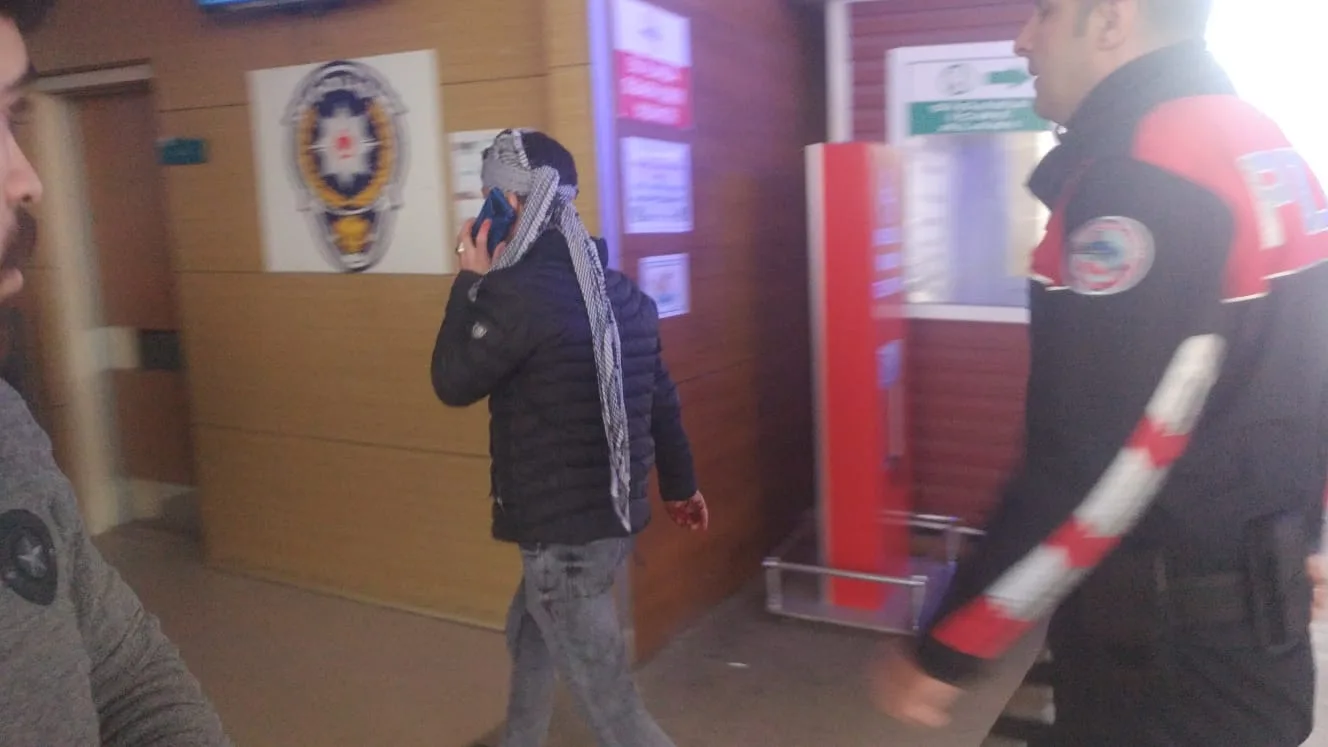 Bıçaklı kavgada 1 kişi yaralandı