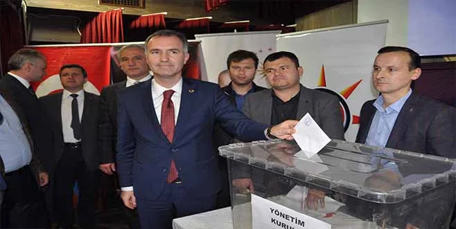 AK PARTi'DE TEMAYüL