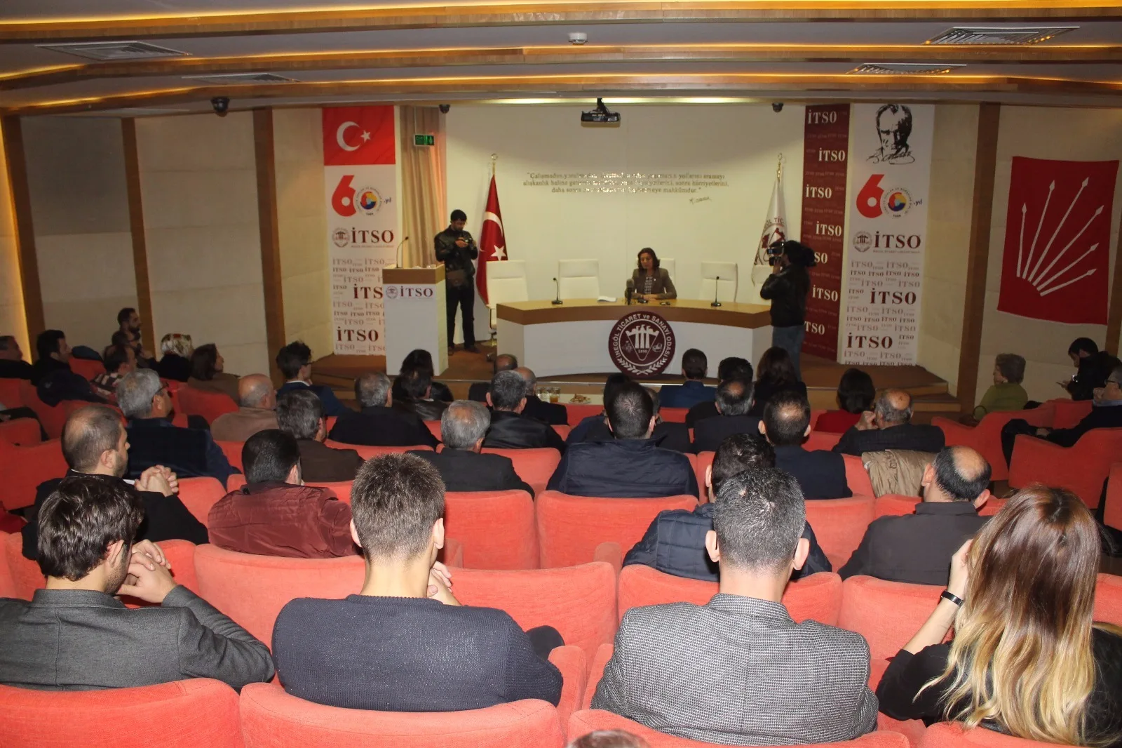 CHP BURSA MİLLETVEKİLİ LALE KARABIYIK'TAN Ekonomi ve Dış Ticaret konferansı