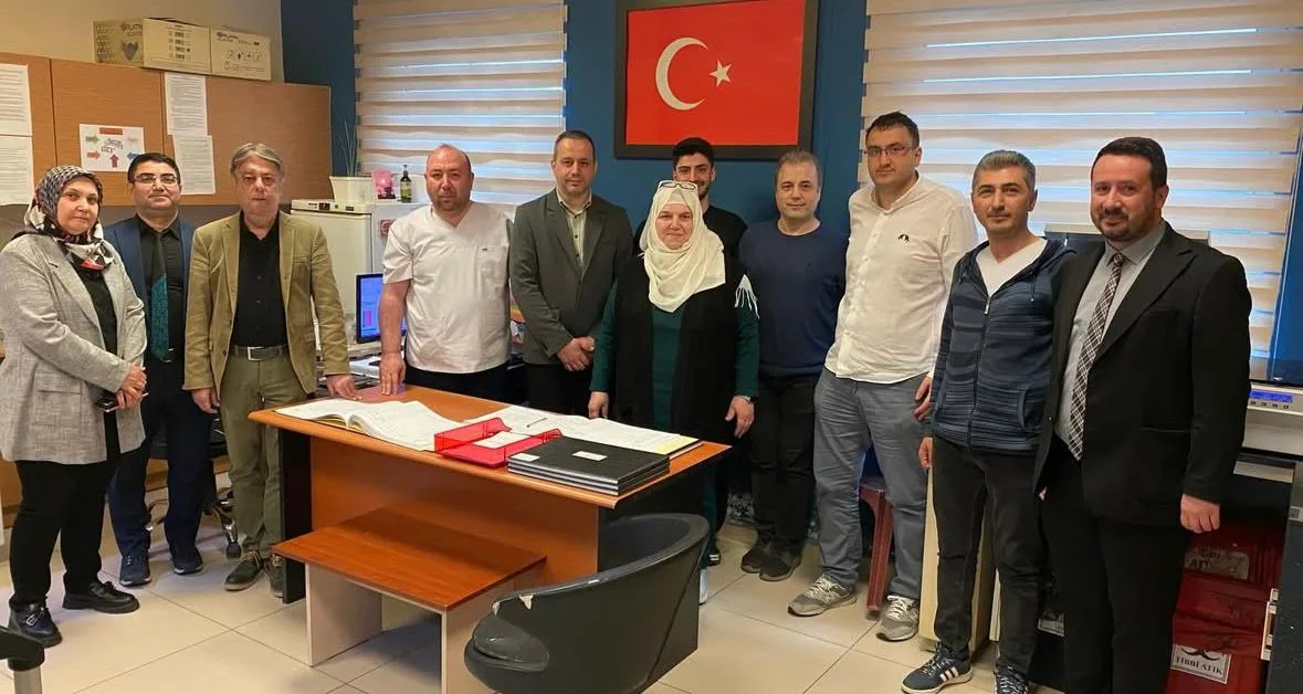 İnegöl Devlet Hastanesi’nde laboratuvar çalışanlarına anlamlı kutlama