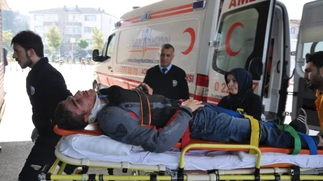 Traktör ters şeride girince...