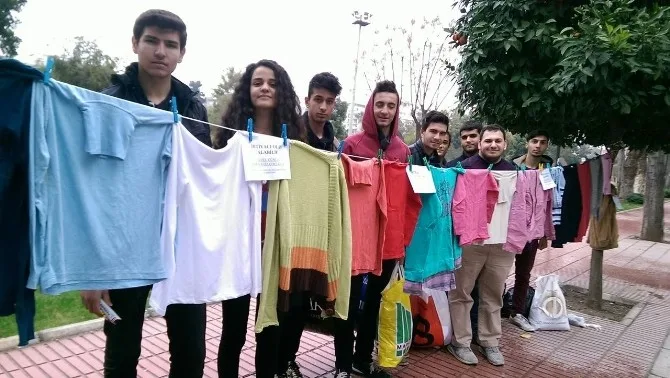 Chpli Gençlerden Askıda Giysi
