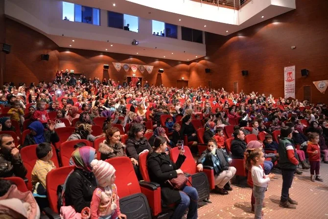 Çocuklar “Pepe” Adlı Oyun İle Gönüllerince Eğlendi