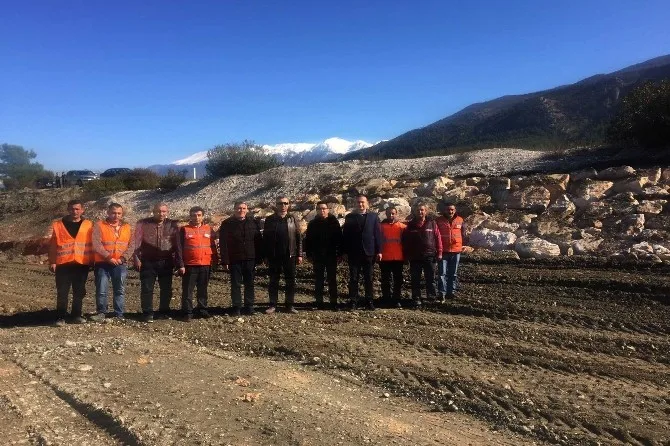 Coşkun, Kaştaki Taşkın Koruma Çalışmalarını İnceledi