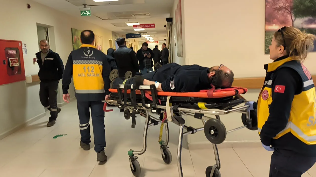Üzerine kumaş balyalar devrilen işçi yaralandı