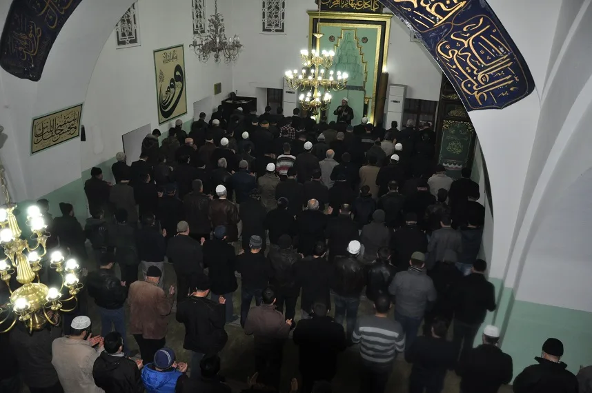 Eller Doğu Türkistan için semaya kalktı