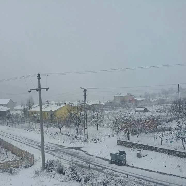 Dağ Köyleri Beyaza Büründü