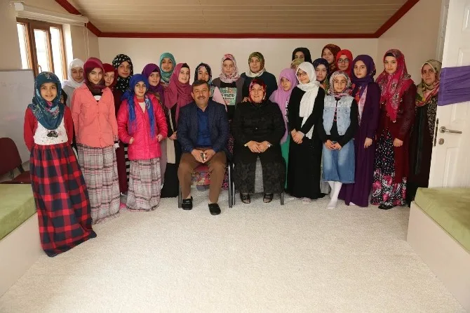 Darıcada Yarıyıl Tatilindeki Öğrencilere Kamp Eğitimi