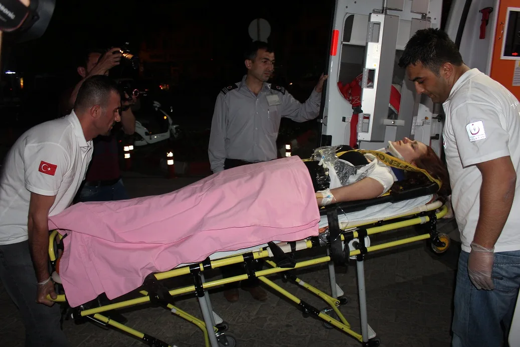 Cam silerken 4. kattan römorkun üzerine düştü