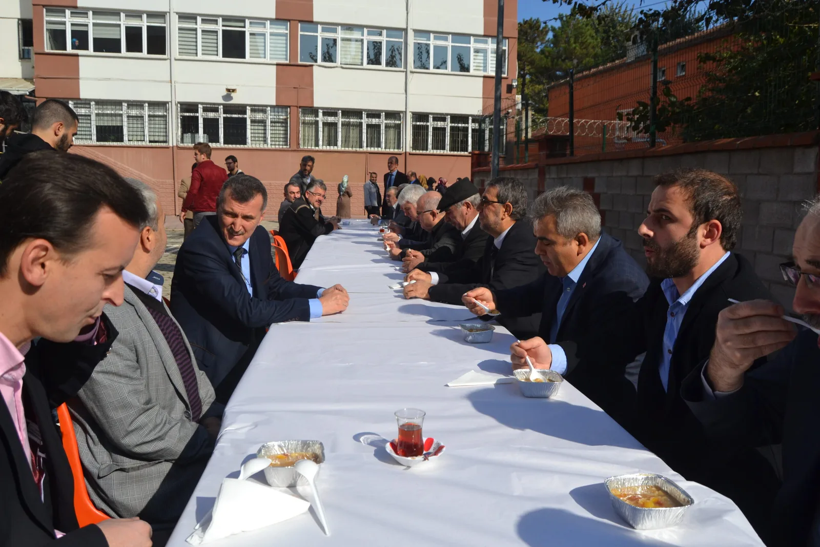 Şehit Bekir Çelik anısına aşure ikramı