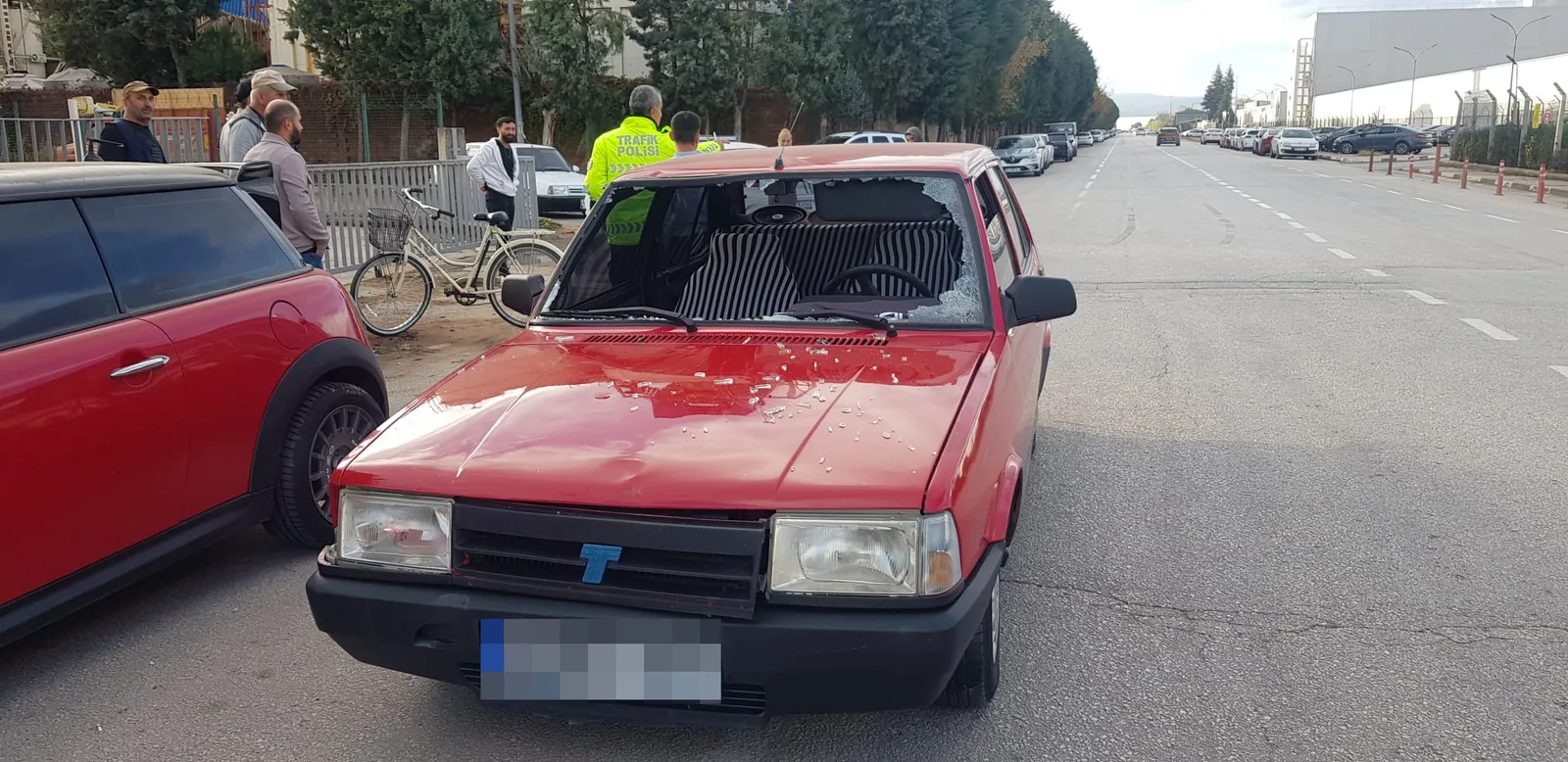 Bisiklet sürücüsü ölümden döndü