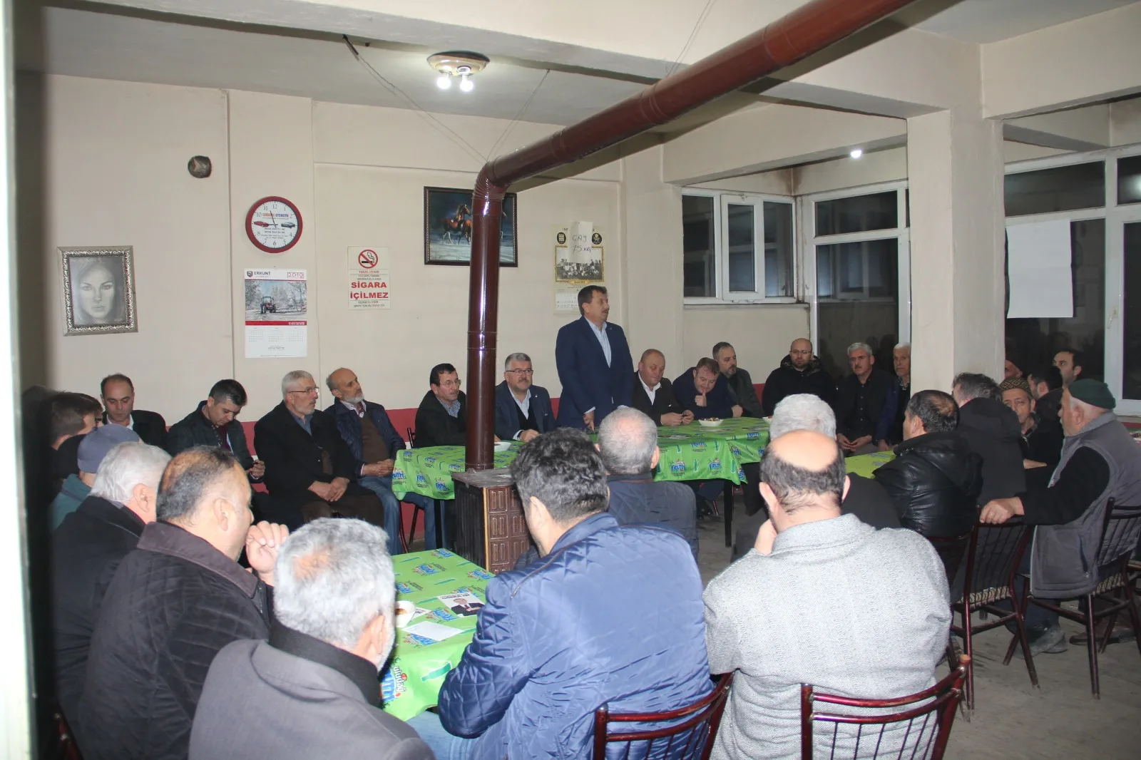 AK PARTi ÇALIŞMALARINI SüRDüRüYOR; 'HER ANLATTIĞIMDA HEYECANLANIYORUM'