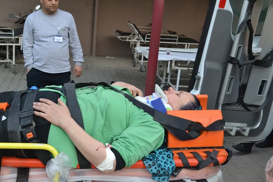 Sunta yığınının altında kaldı