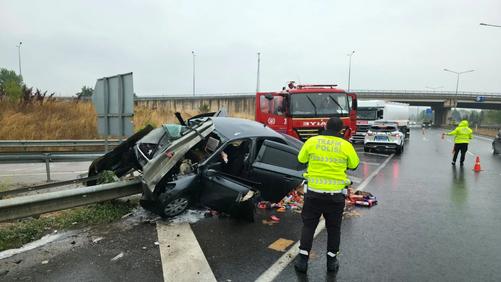İnegöl’de feci kaza… 1’i ağır 2 yaralı