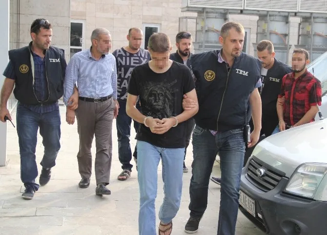 Deaştan Tutuklanan Iraklı Baba Ve 3 Oğlu Hakim Karşısına Çıktı