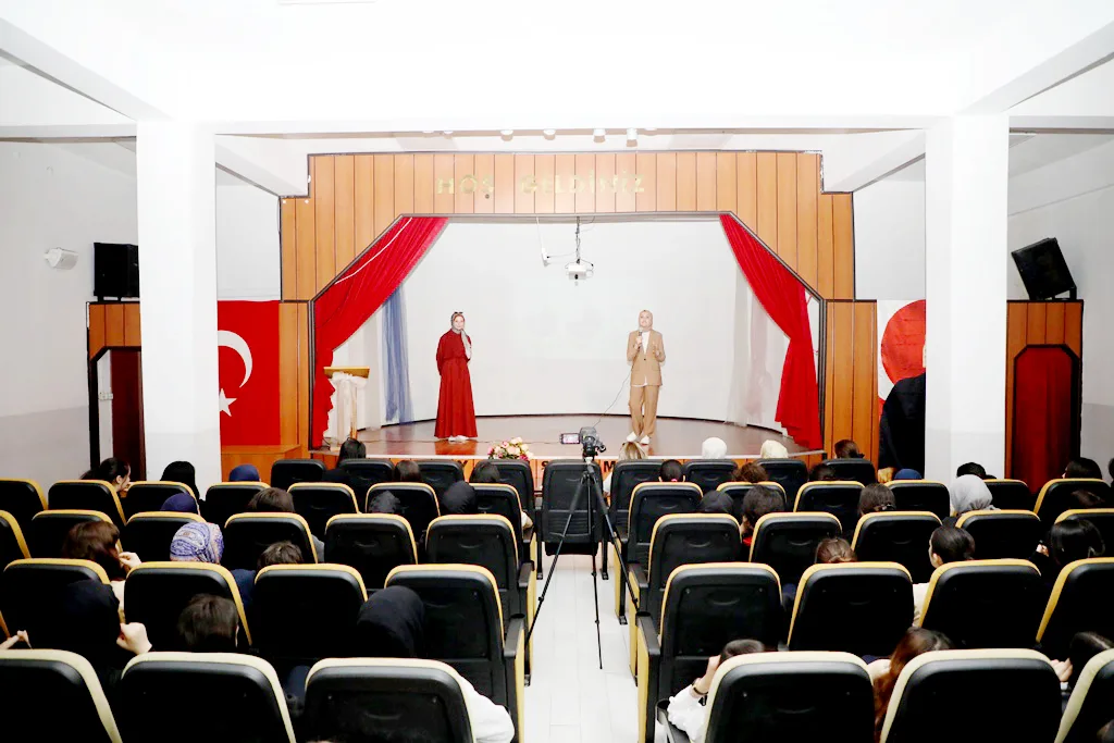 İnegöl’deki öğrencilere ‘dijital güvenlik’ semineri