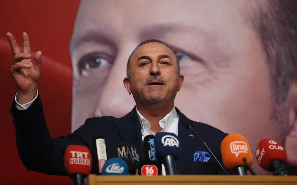 Dışişleri Bakanı Mevlüt Çavuşoğlu: “Yurtdışına Kaçanların Ensesindeyiz”