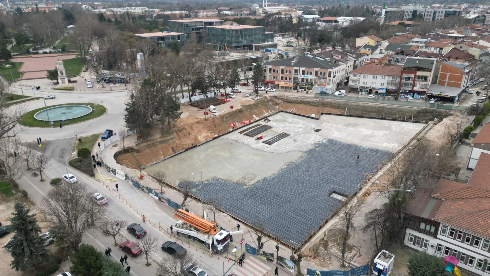 MERKEZ PARK ŞEKİLLENİYOR