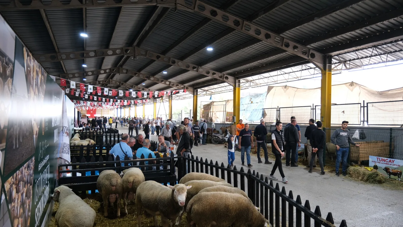 KÜÇÜKBAŞ HAYVANCILIK FESTİVALİ 40 BİN SEKTÖR TEMSİLCİSİNİ İNEGÖL’DE BULUŞTURDU
