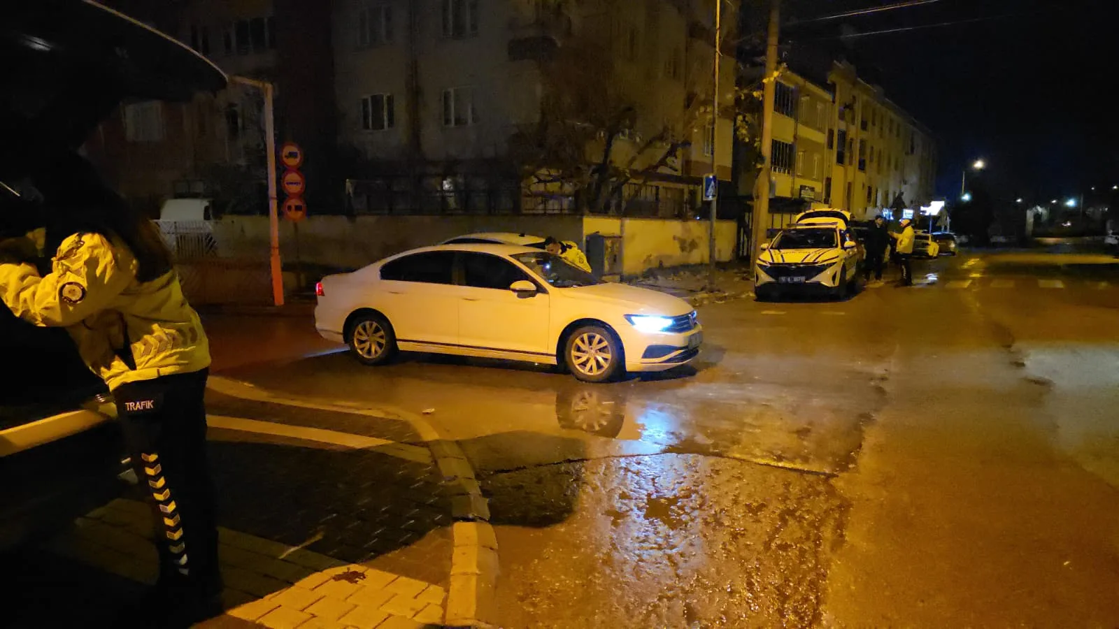 İnegöl’de alkol ve evrak uygulaması